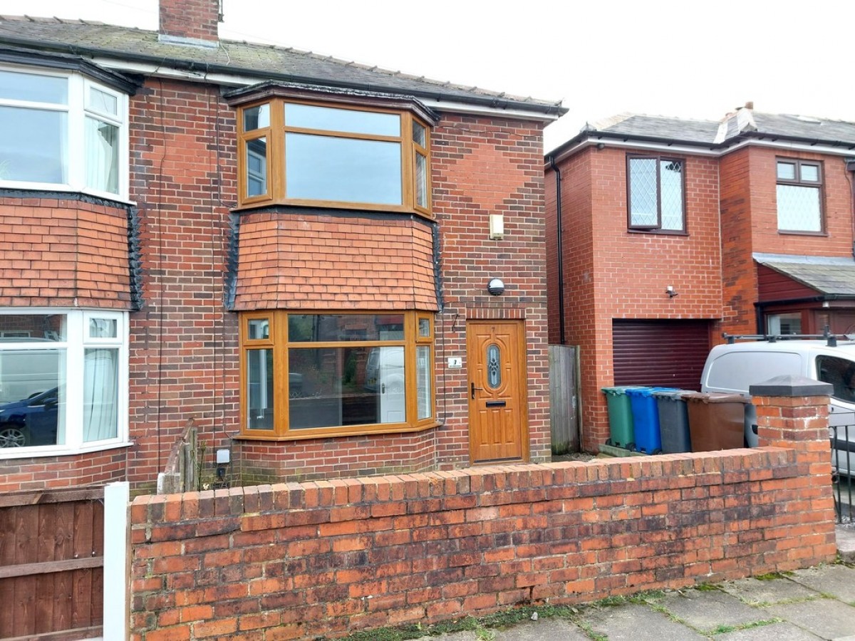 Wolstenholme Ave, Bury