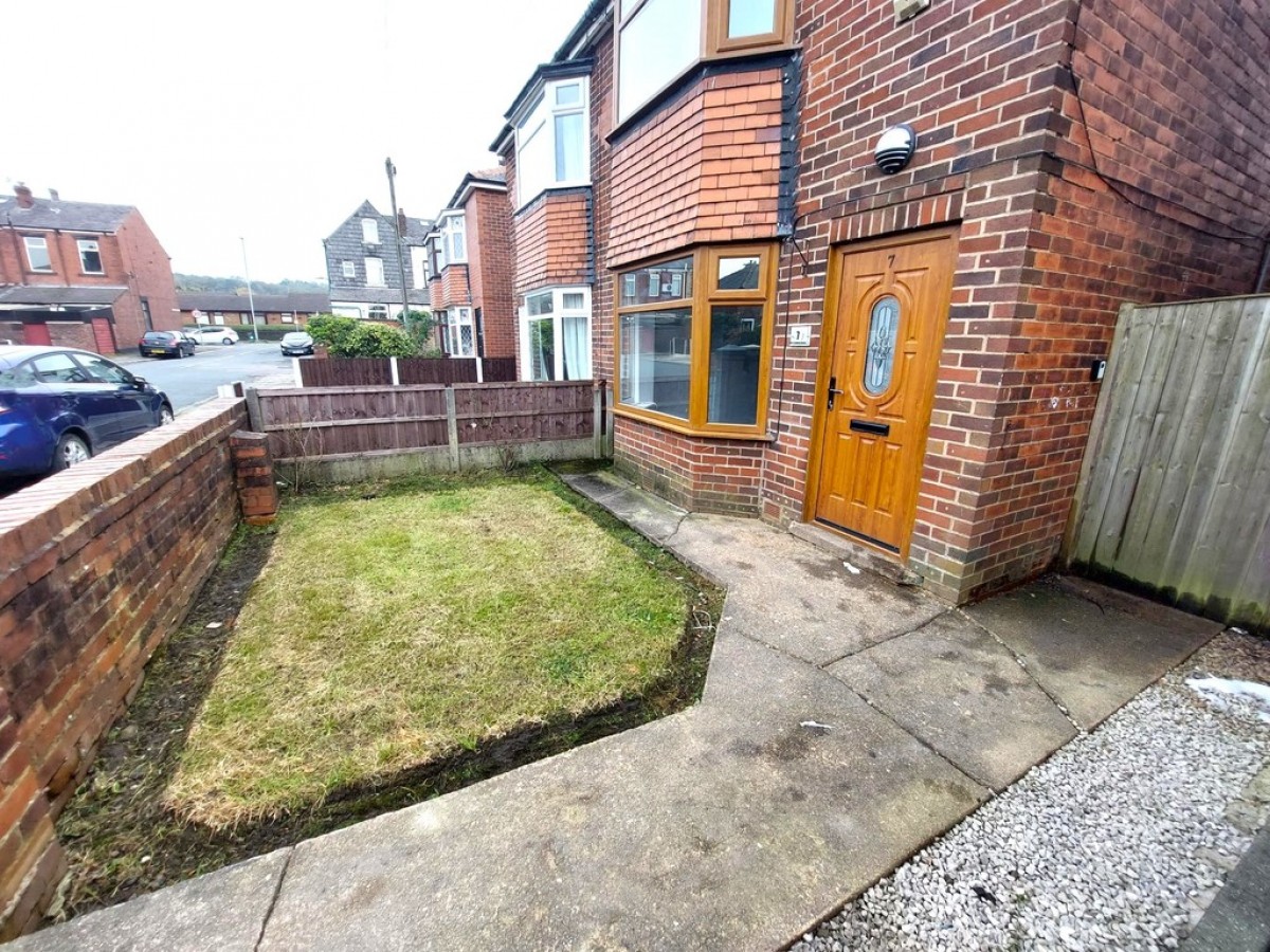 Wolstenholme Ave, Bury