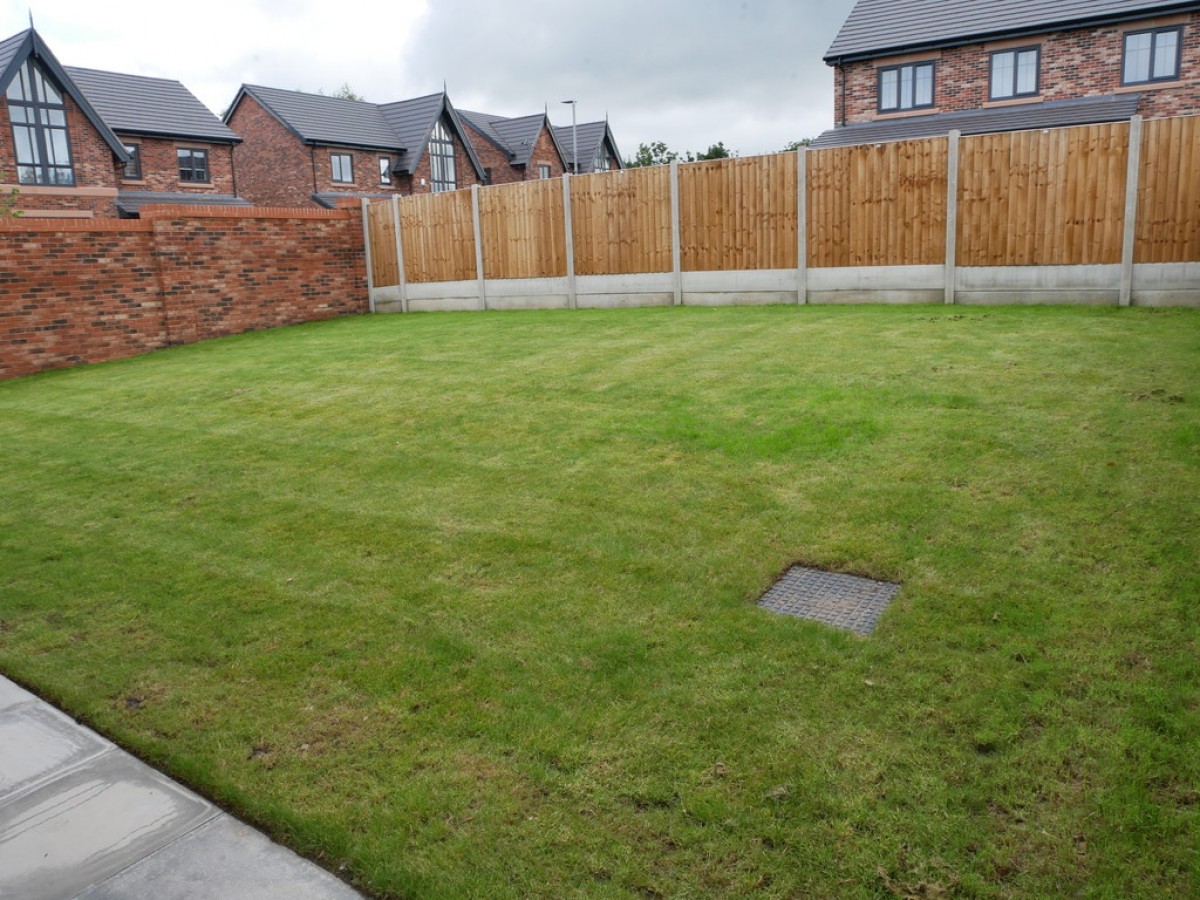 Holcombe Grove, Radcliffe, M26 1SE