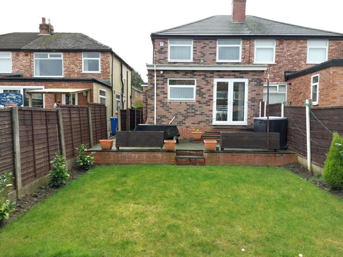 Dovedale Avenue , Prestwich, M25