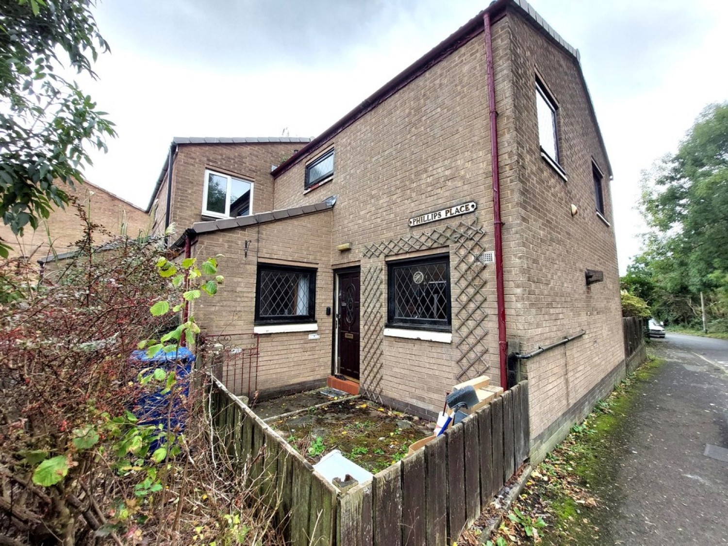 3 bedroom House for Auction Phillips Place, Whitefield, M45