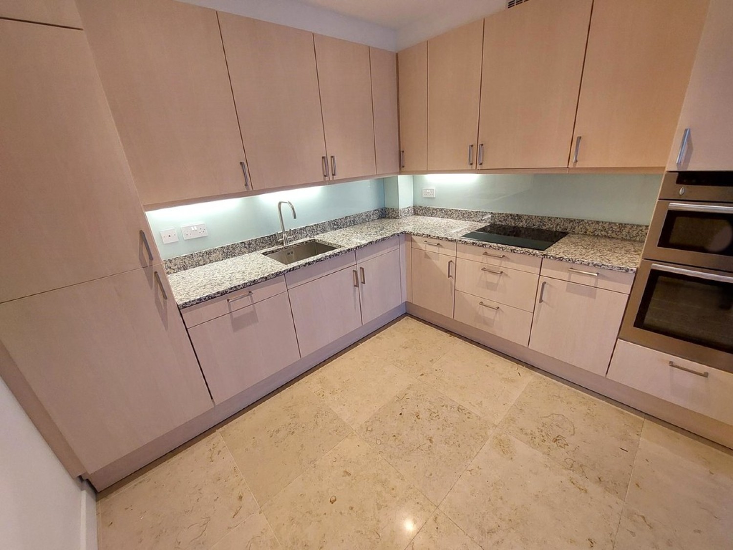 2 bedroom Flat in Carlton Place, Ten Acre Drive, Whitefield