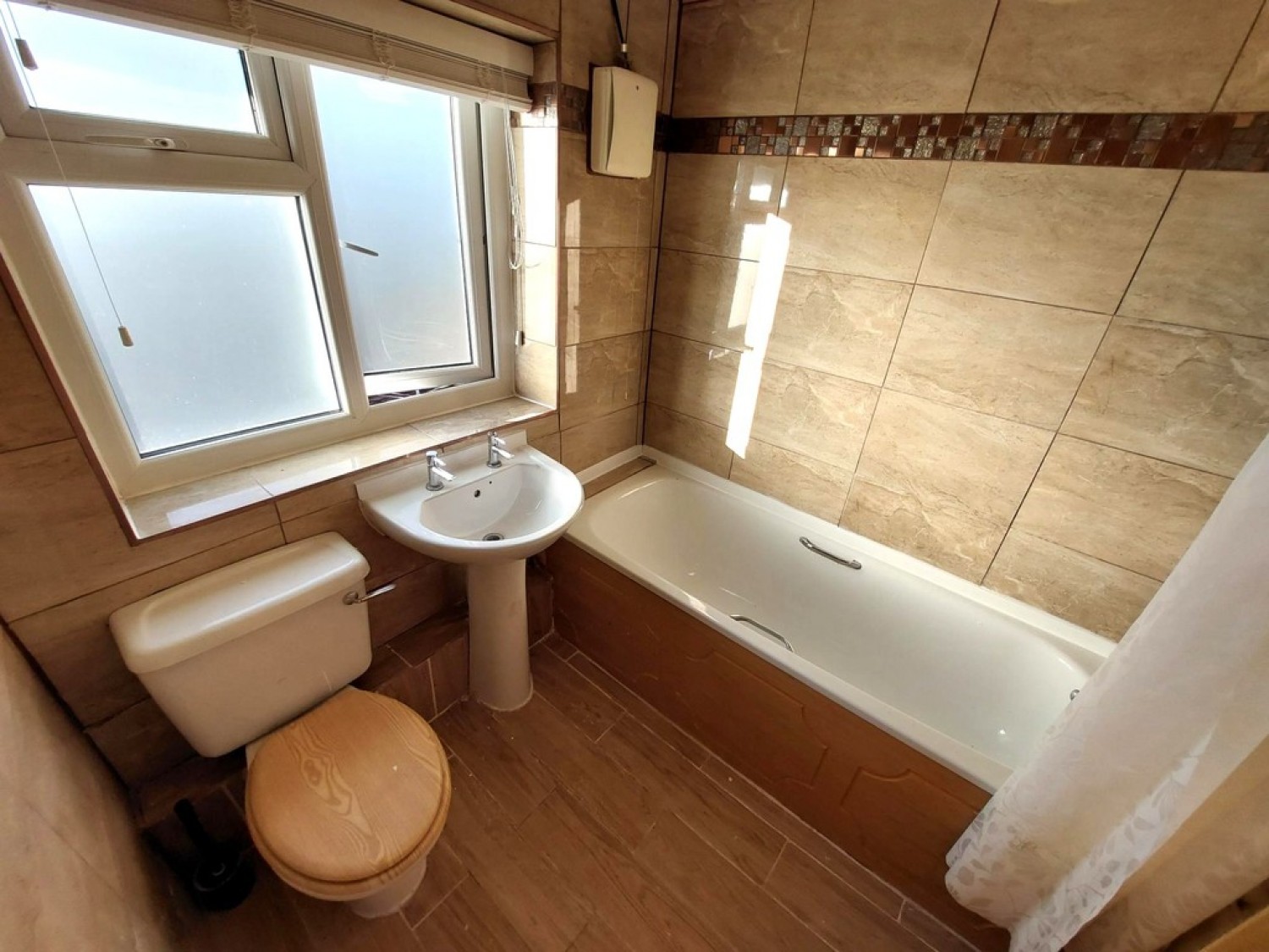 3 bedroom House for Letting Malton Avenue, Whitefield, Manchester