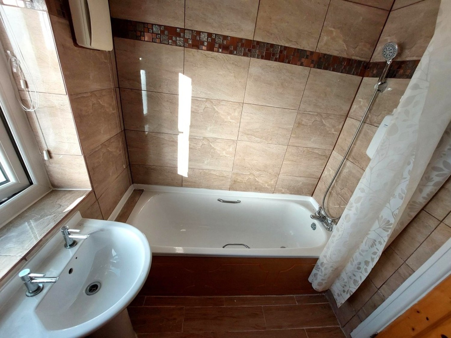 3 bedroom House for Letting Malton Avenue, Whitefield, Manchester