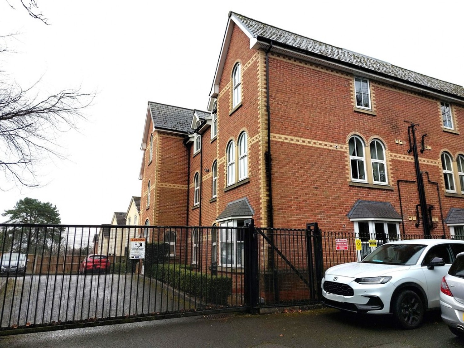 Oakhurst Gardens, Prestwich, M25
