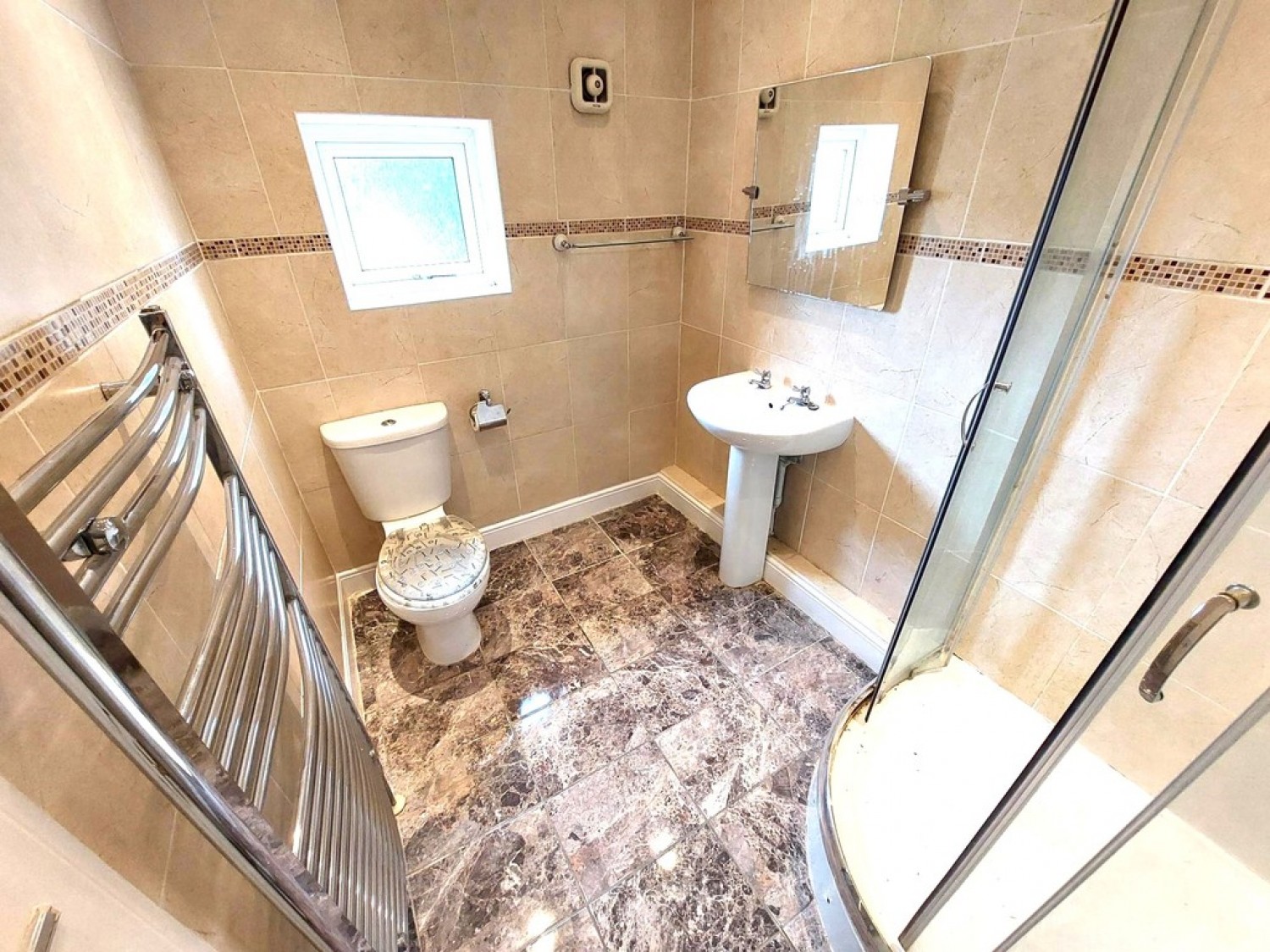 Langley Avenue, Prestwich, M25