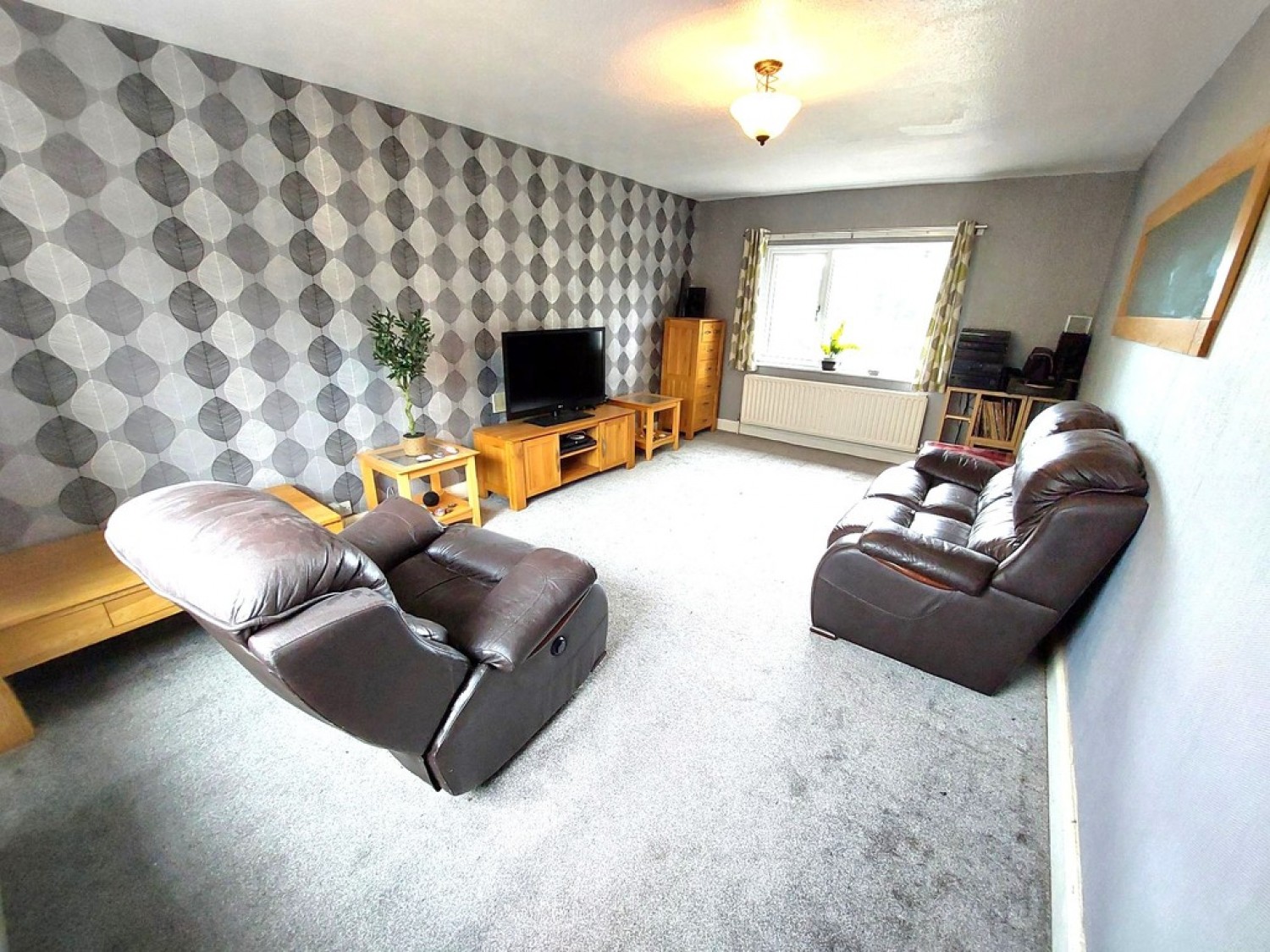 Langley Avenue, Prestwich, M25