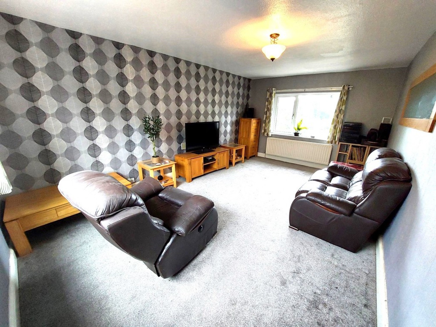 Langley Avenue, Prestwich, M25
