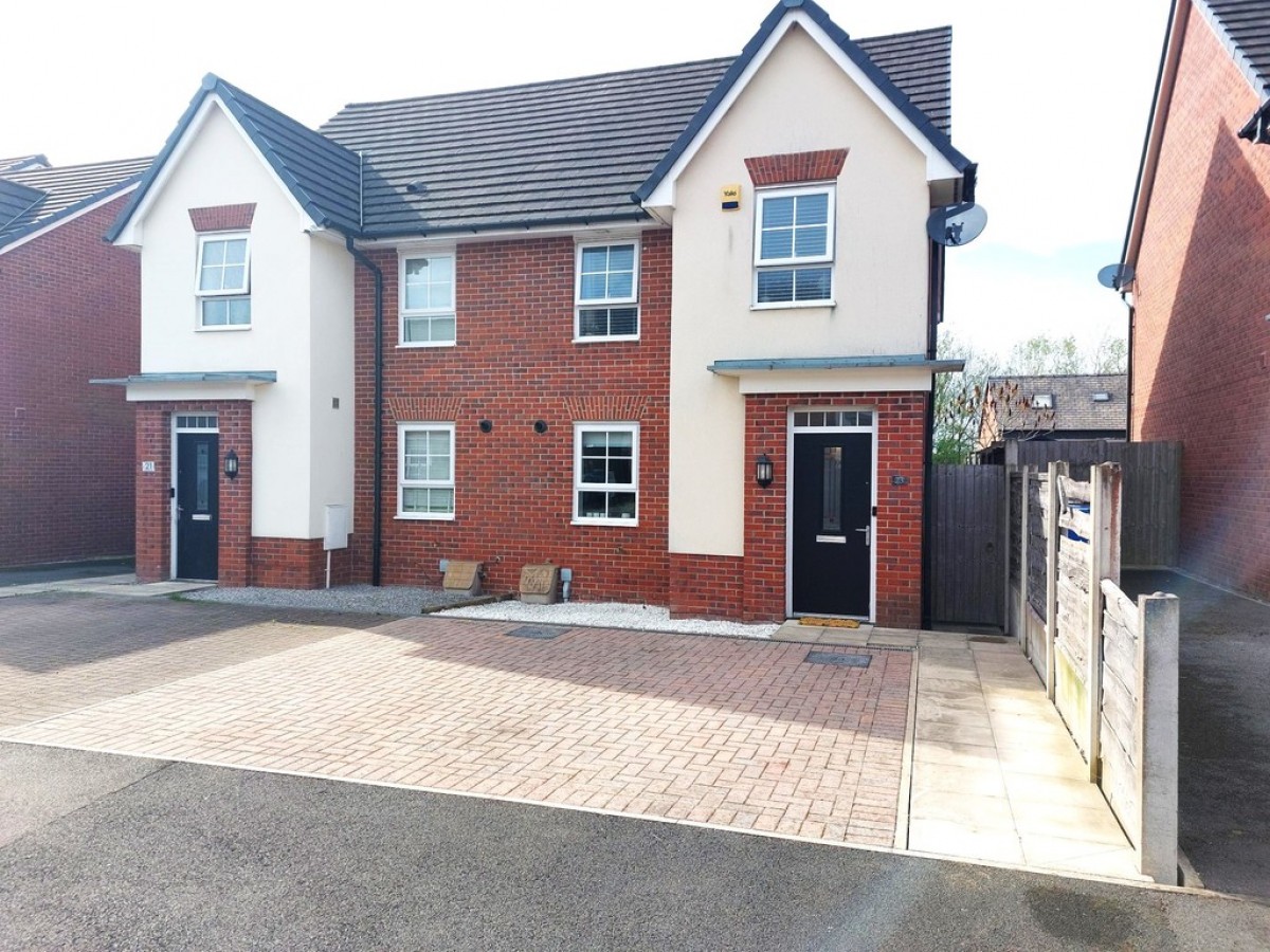 Rayleigh Close, Radcliffe