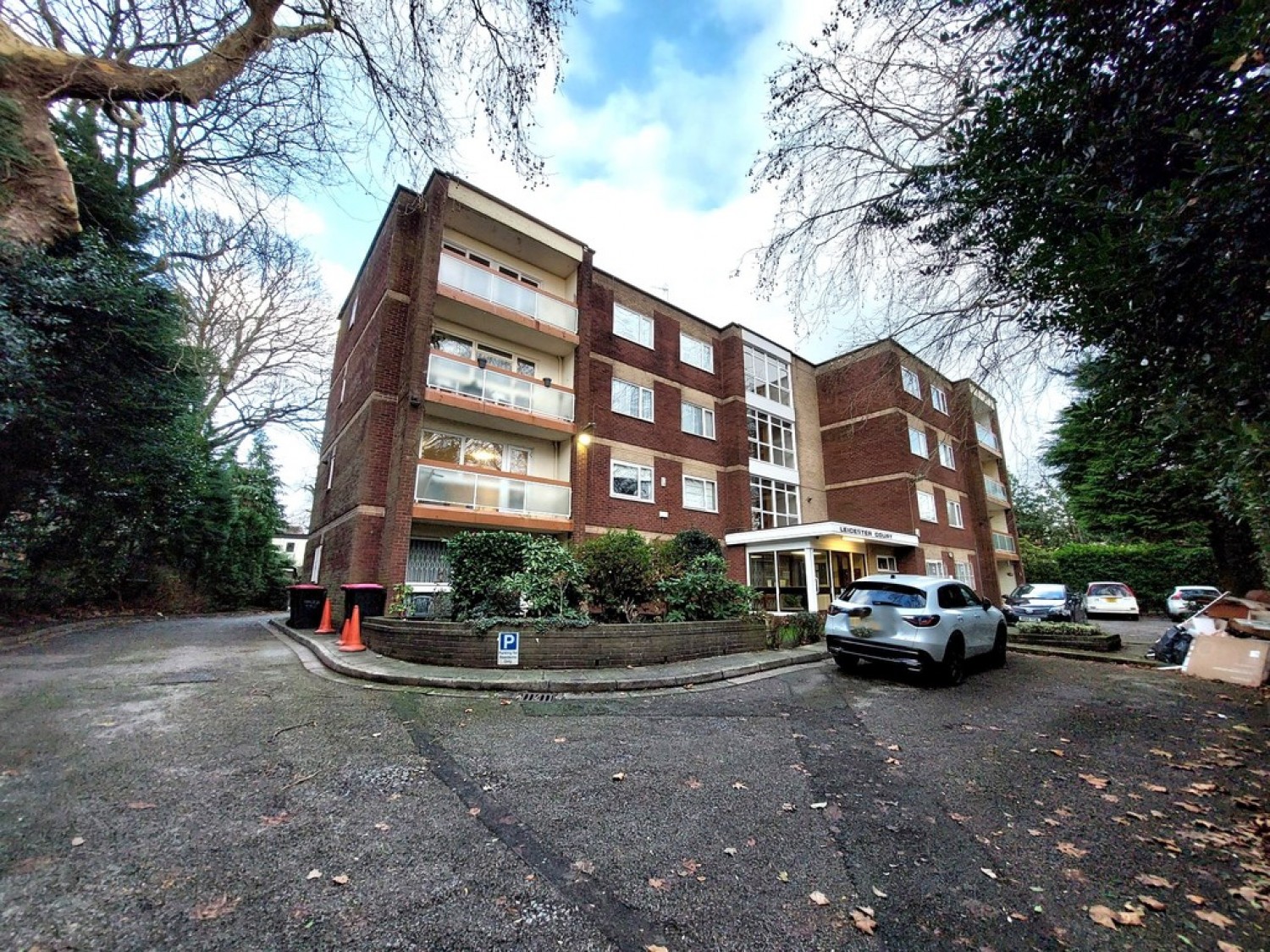3 bedroom Flat for Sale Leicester Court, Salford, M7