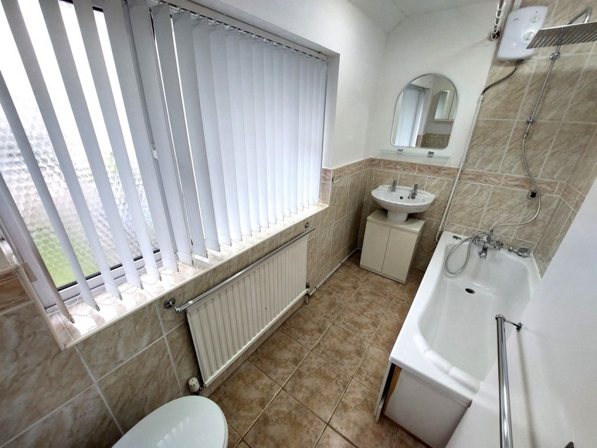 Errol Avenue, Blackley, M9