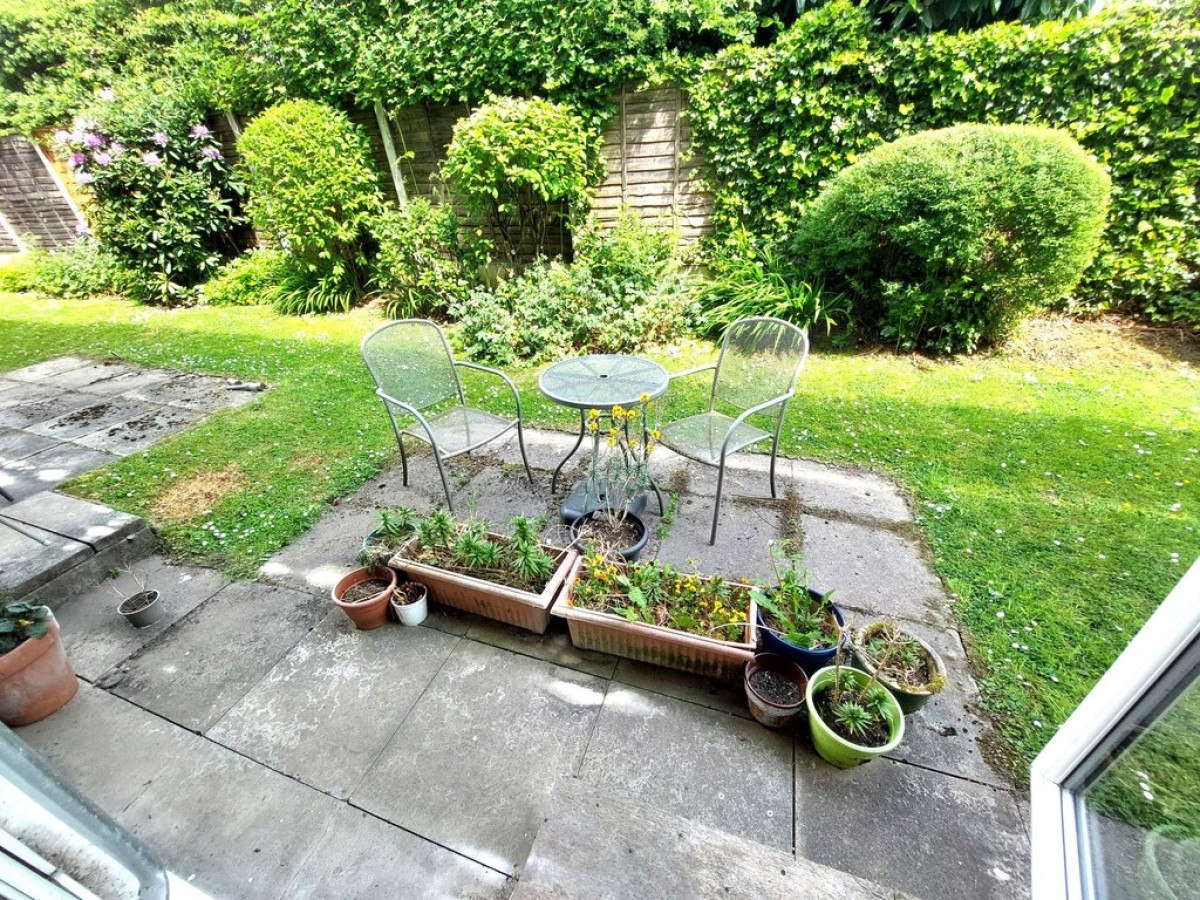 Links View Court, Whitefield, M45