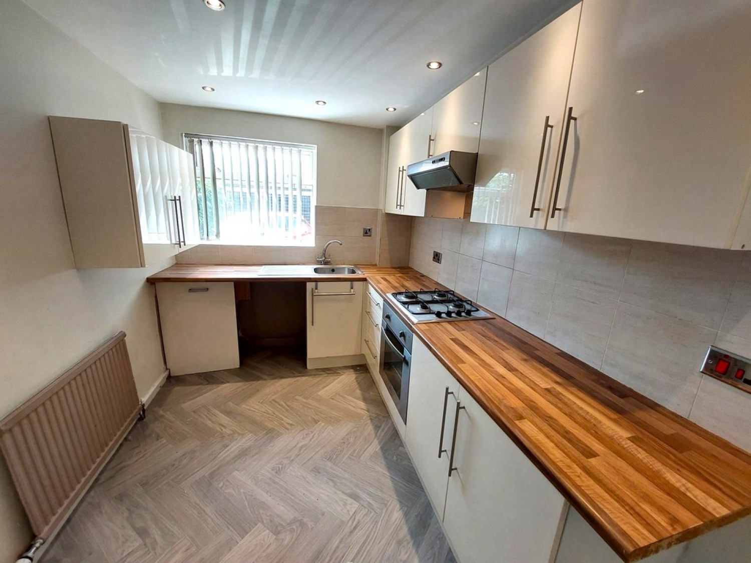Links View Court, Whitefield, M45