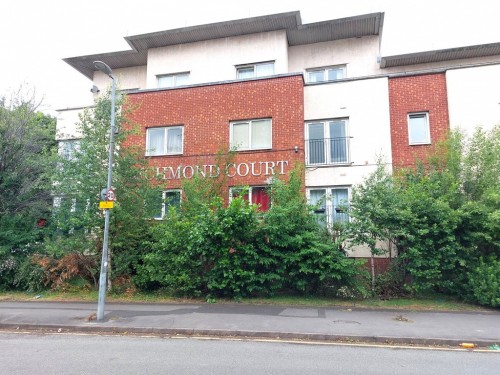 Apt 10, Richmond Court, 50 North George Street