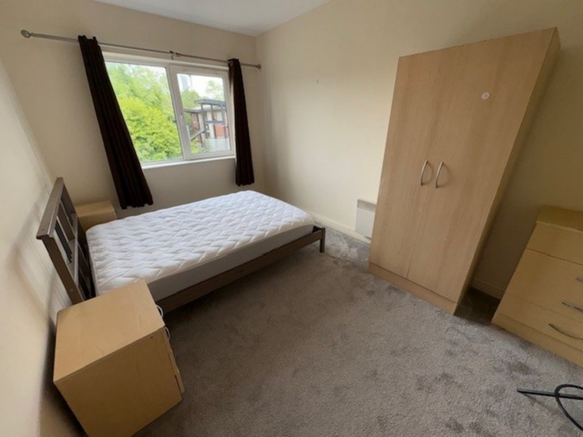 Apt 10, Richmond Court, 50 North George Street
