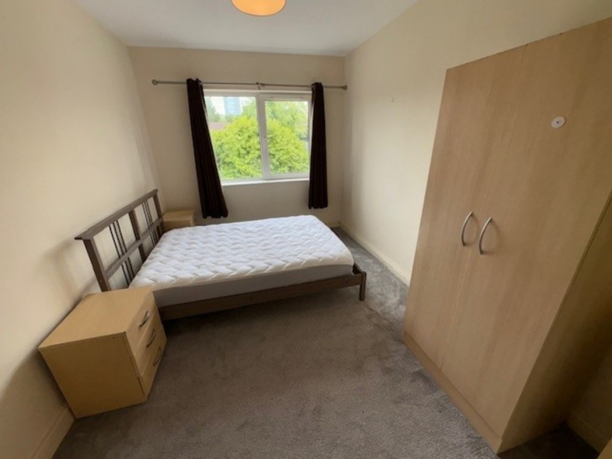 Apt 10, Richmond Court, 50 North George Street