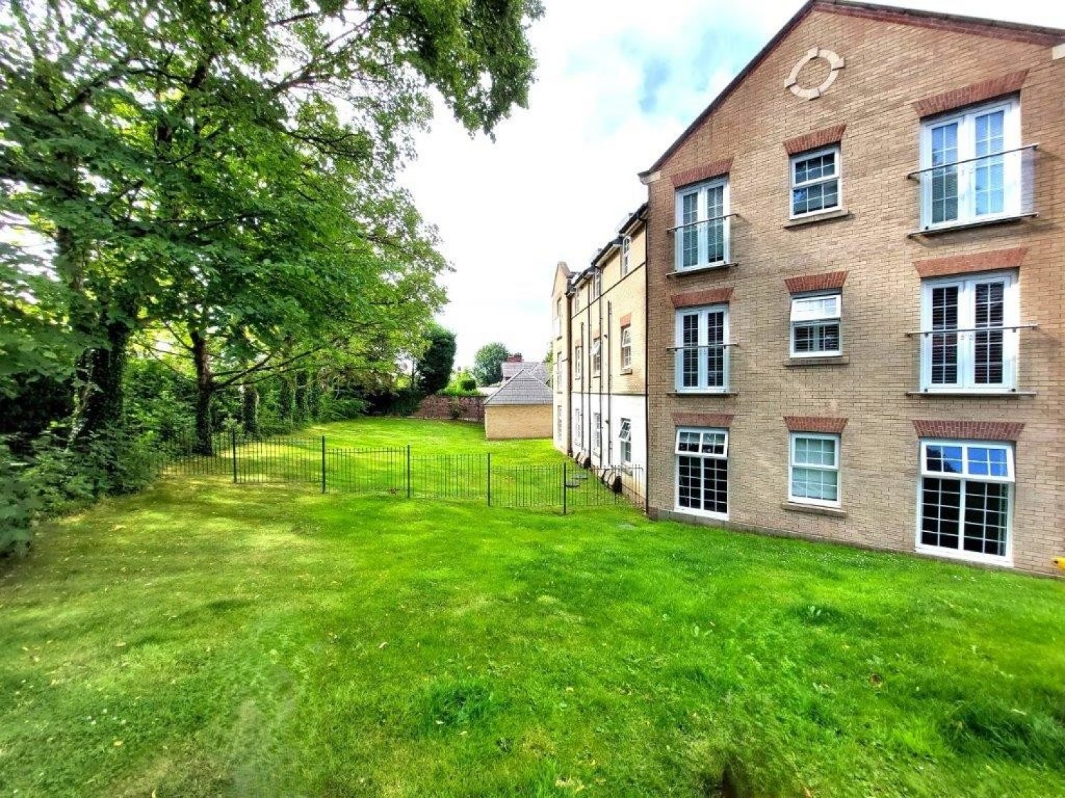 Baytree Court, Prestwich, M25