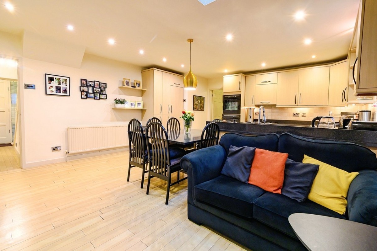 Ten Acre, Whitefield, M45