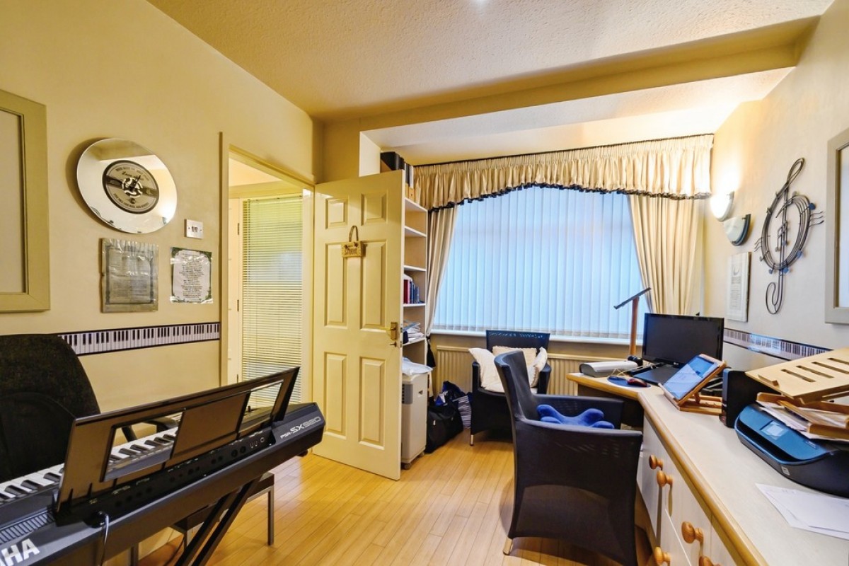 Ten Acre, Whitefield, M45