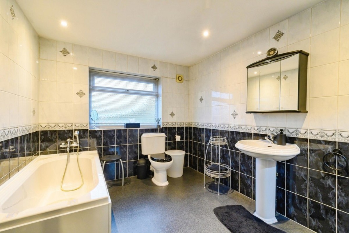 Ten Acre, Whitefield, M45