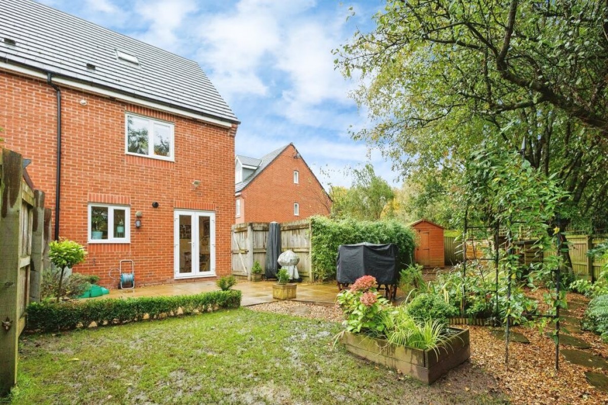 Racecourse Way, Salford, M7 3AA