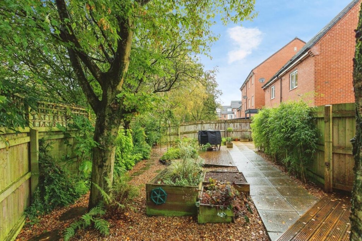 Racecourse Way, Salford, M7 3AA