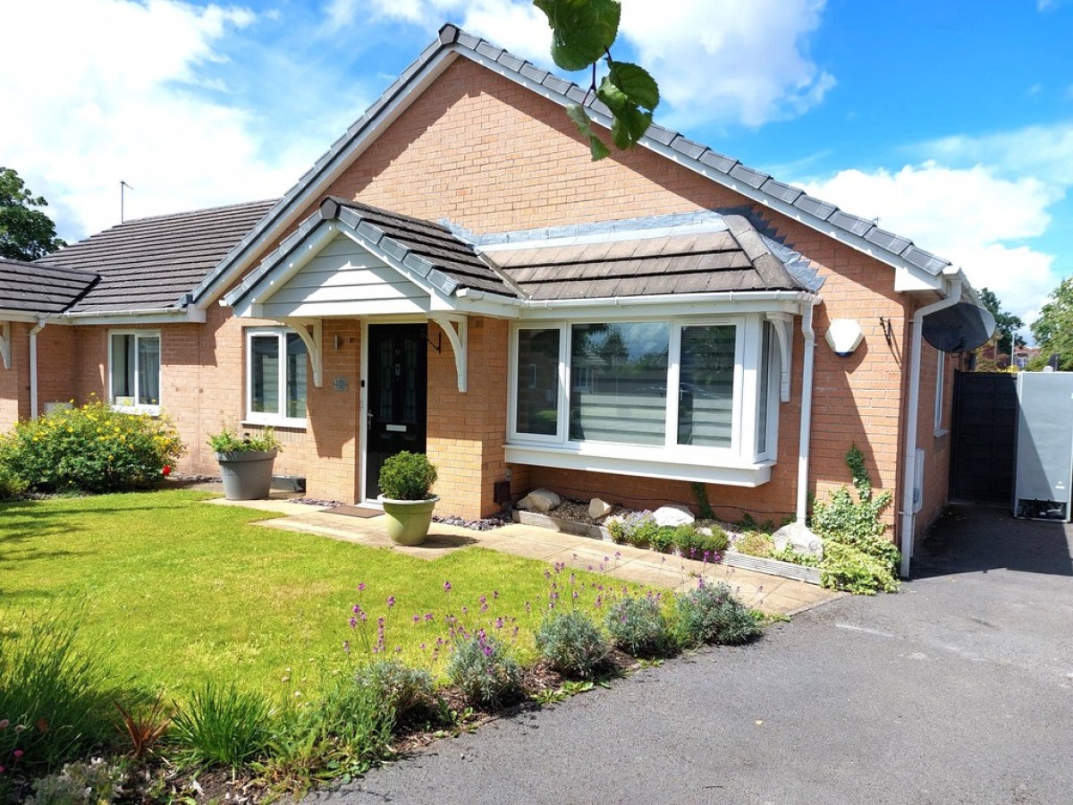 Chanters Close, Blackley, M9