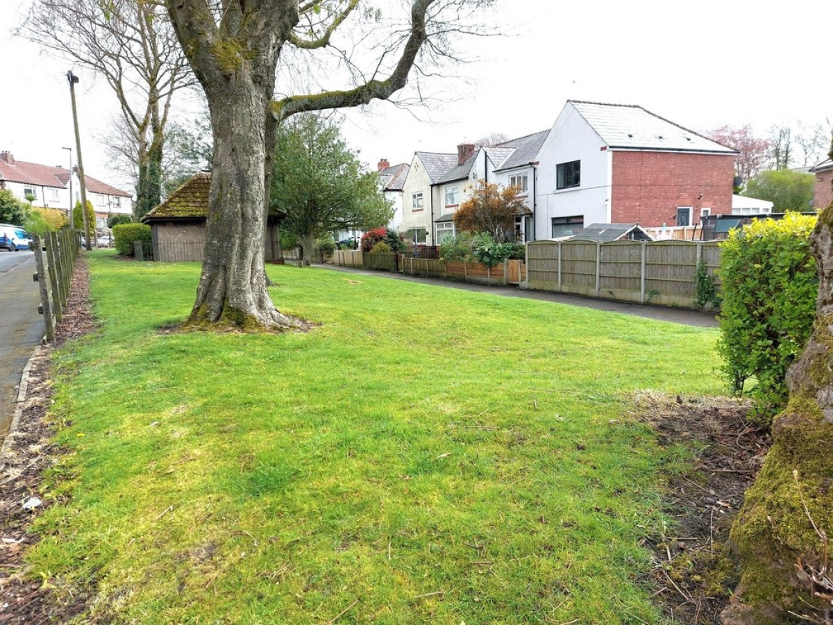 Langley Grange, Prestwich, M25