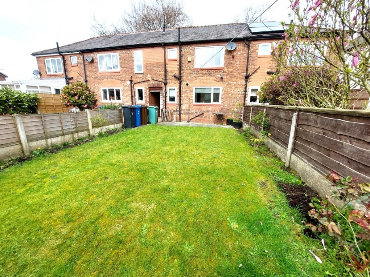 Langley Grange, Prestwich, M25