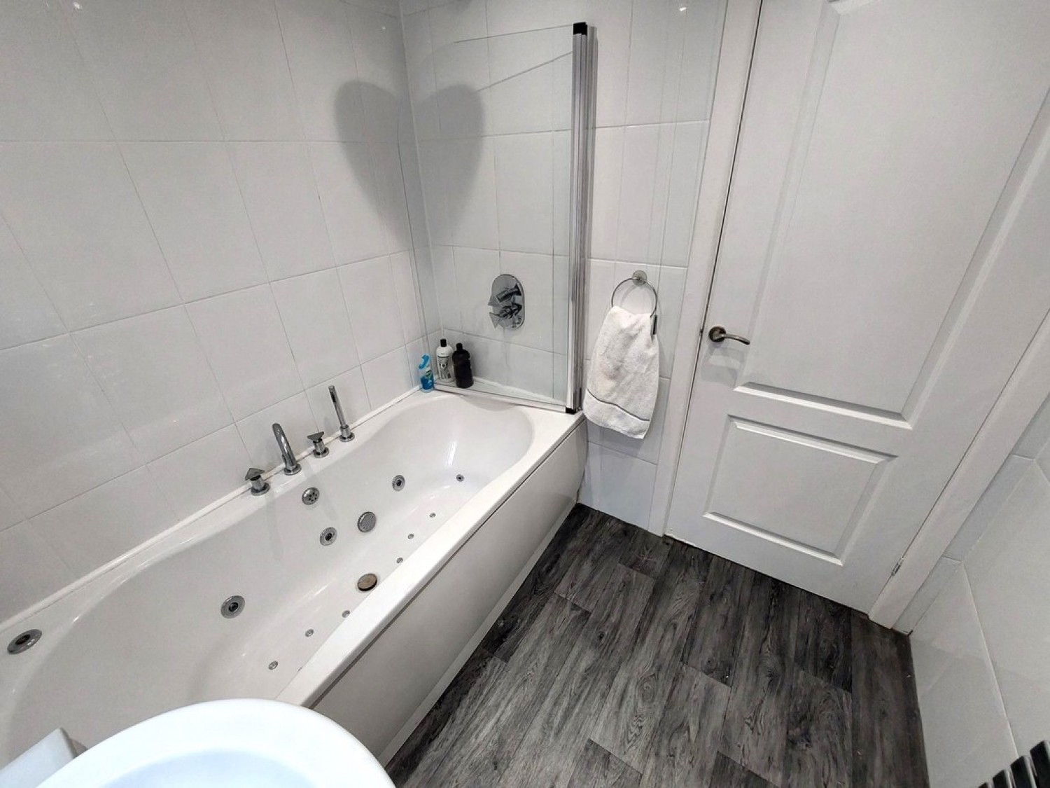 2 bedroom House for Letting St Heliers Drive, Salford