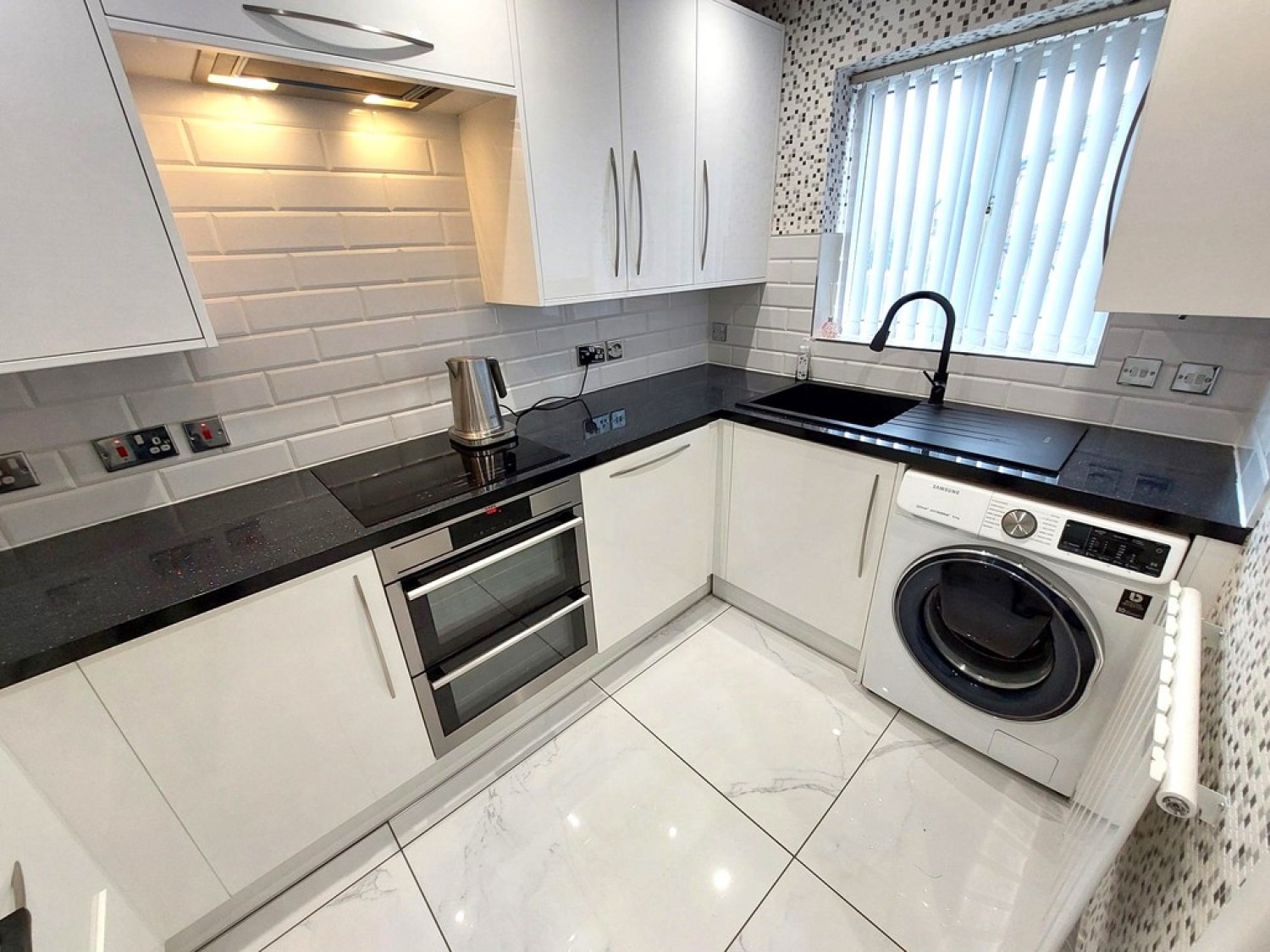 2 bedroom House for Letting St Heliers Drive, Salford