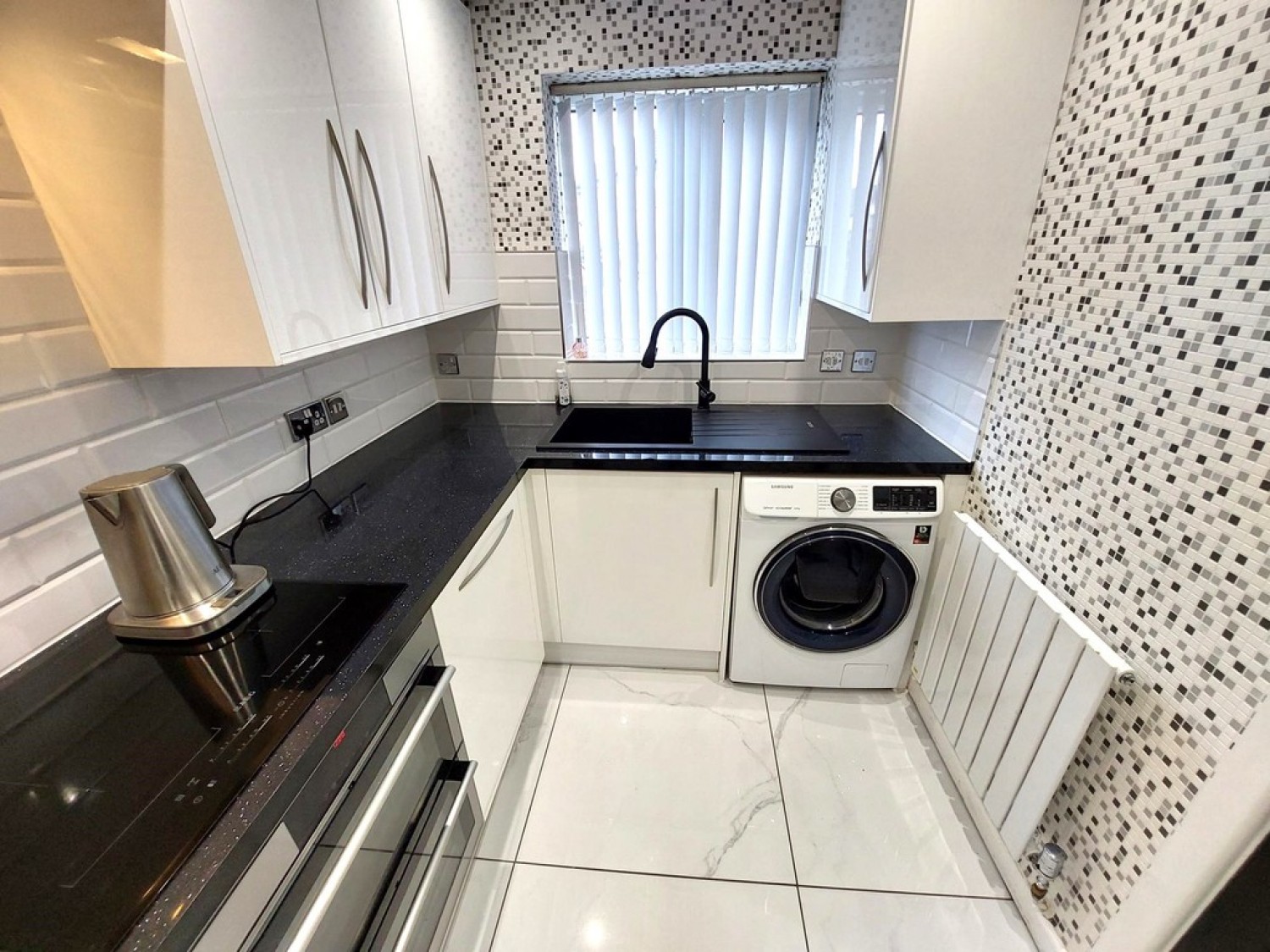 2 bedroom House for Letting St Heliers Drive, Salford