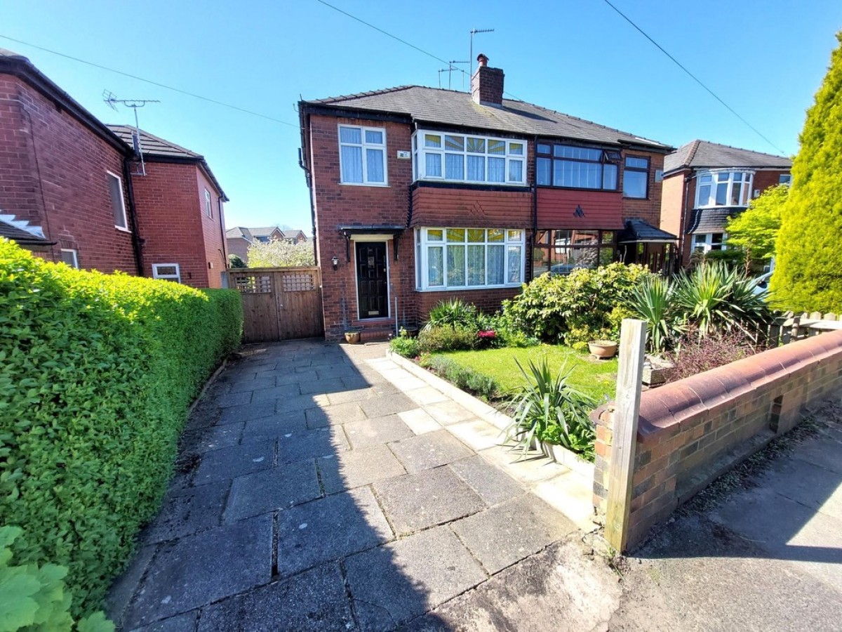 Agecroft Road West, Prestwich, M25