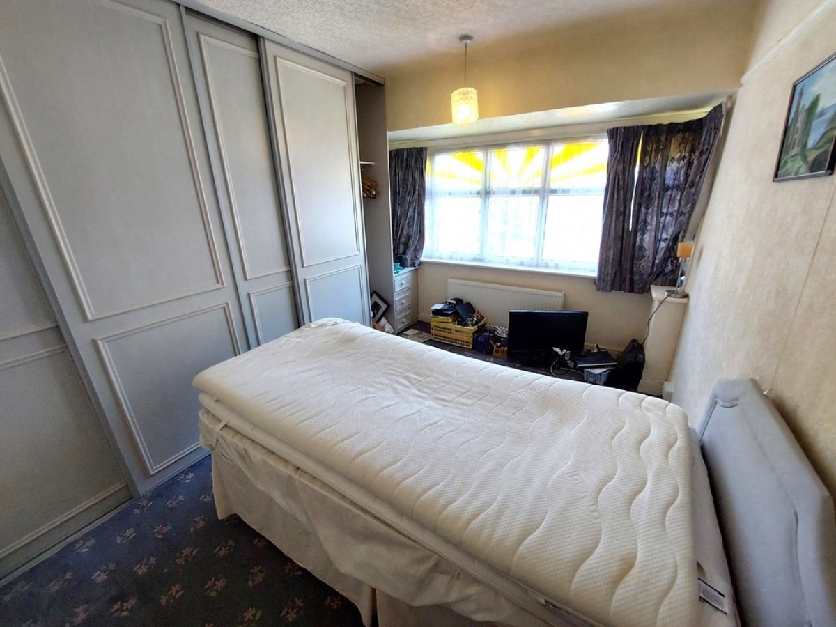 Agecroft Road West, Prestwich, M25