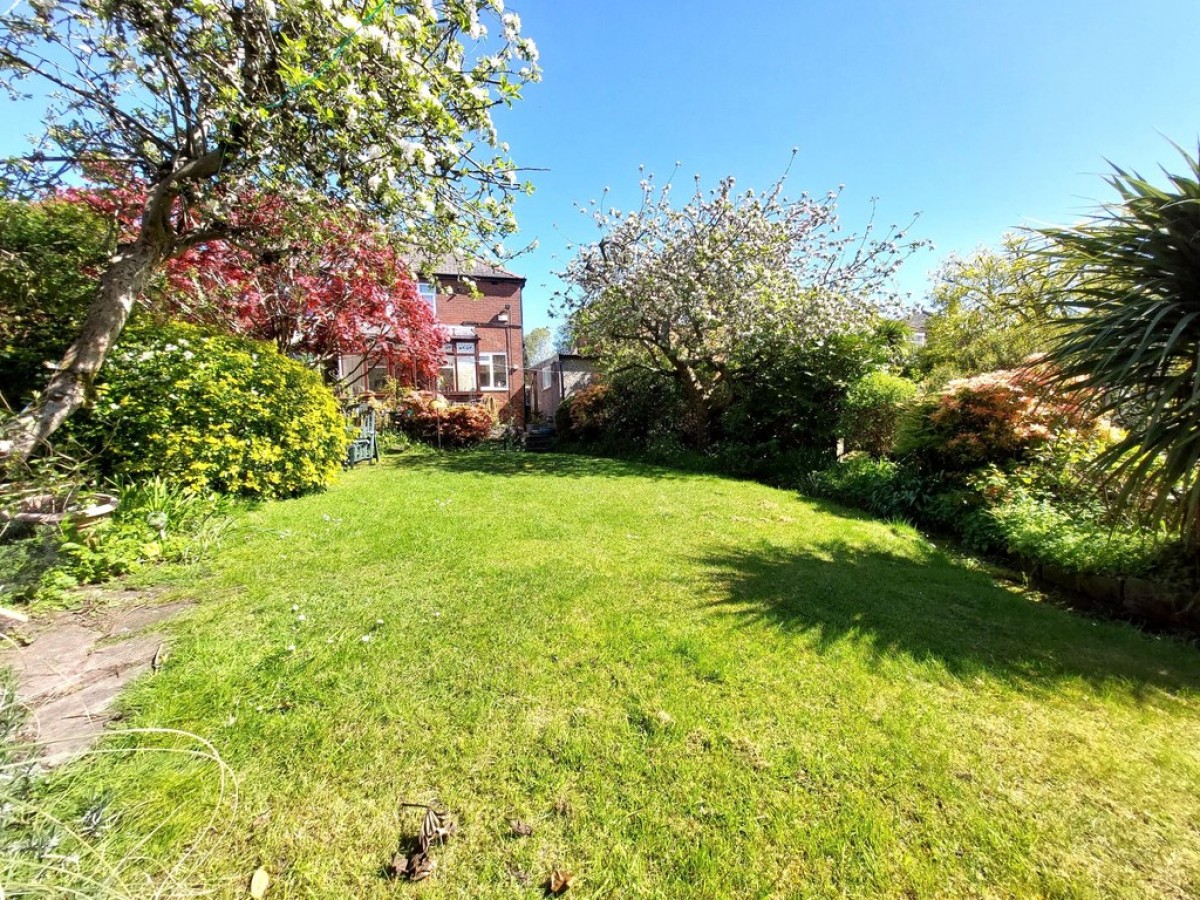 Agecroft Road West, Prestwich, M25