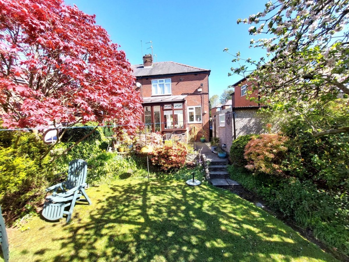 Agecroft Road West, Prestwich, M25