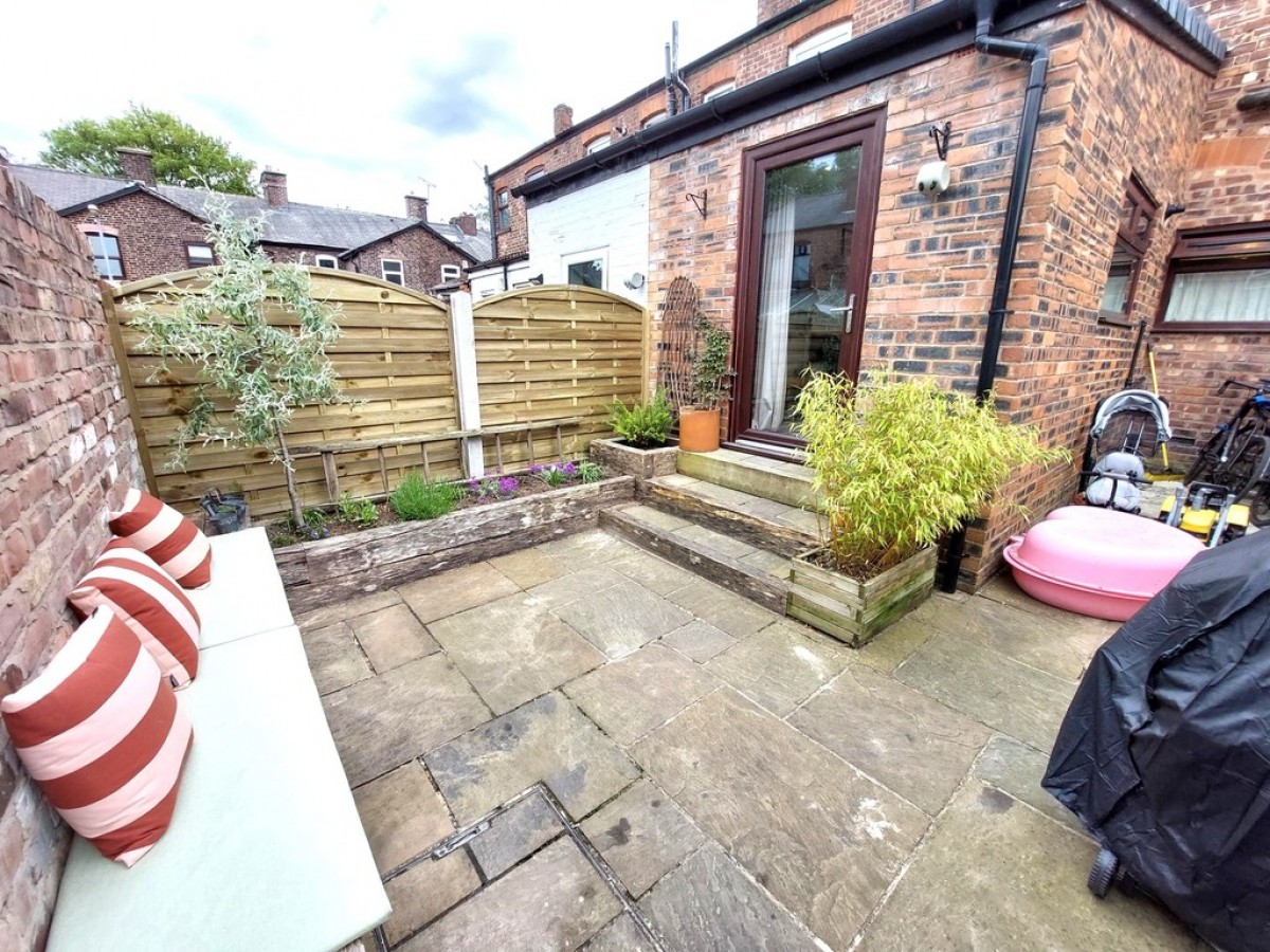 Elizabeth Street, Prestwich, M25