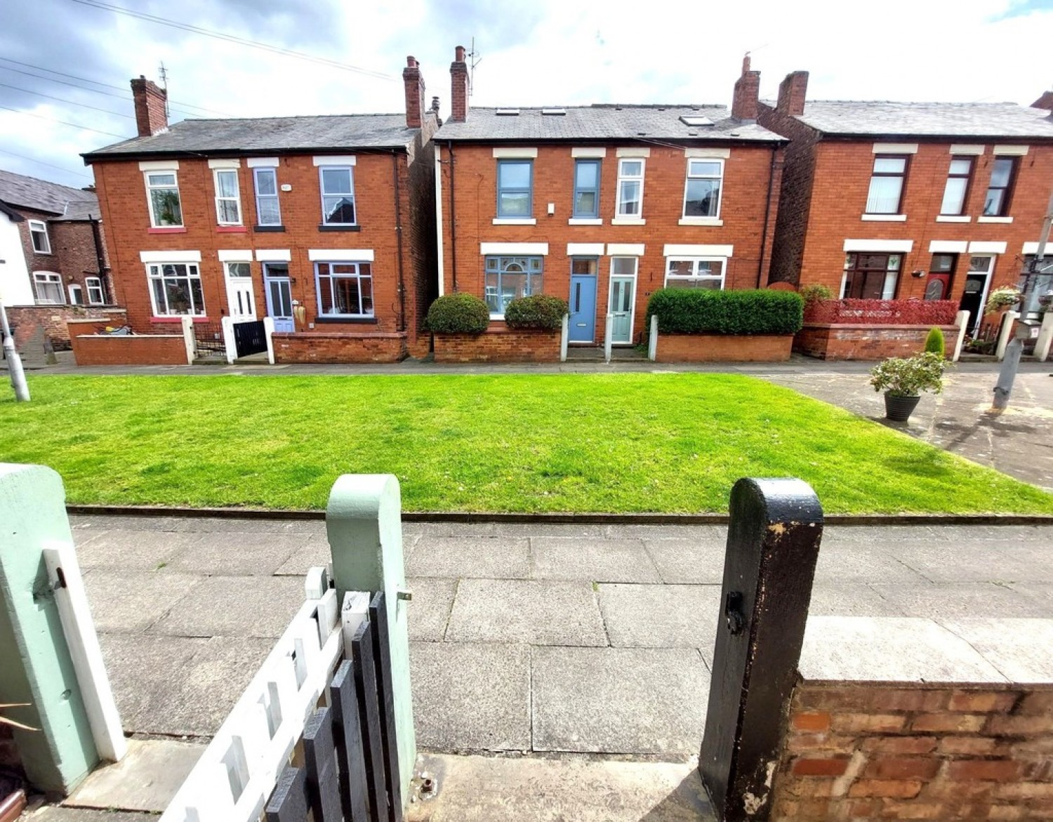 2 bedroom House for Sale Elizabeth Street, Prestwich, M25