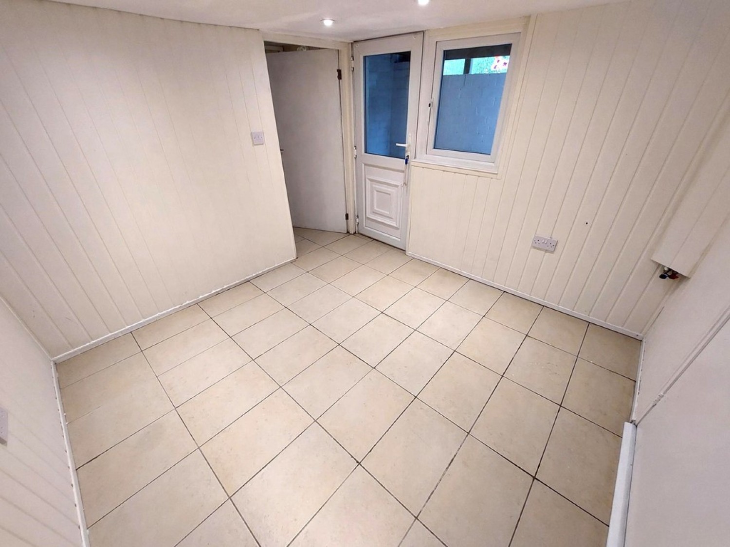 2 bedroom Bungalow for Sale Moor Lane, Salford, M7