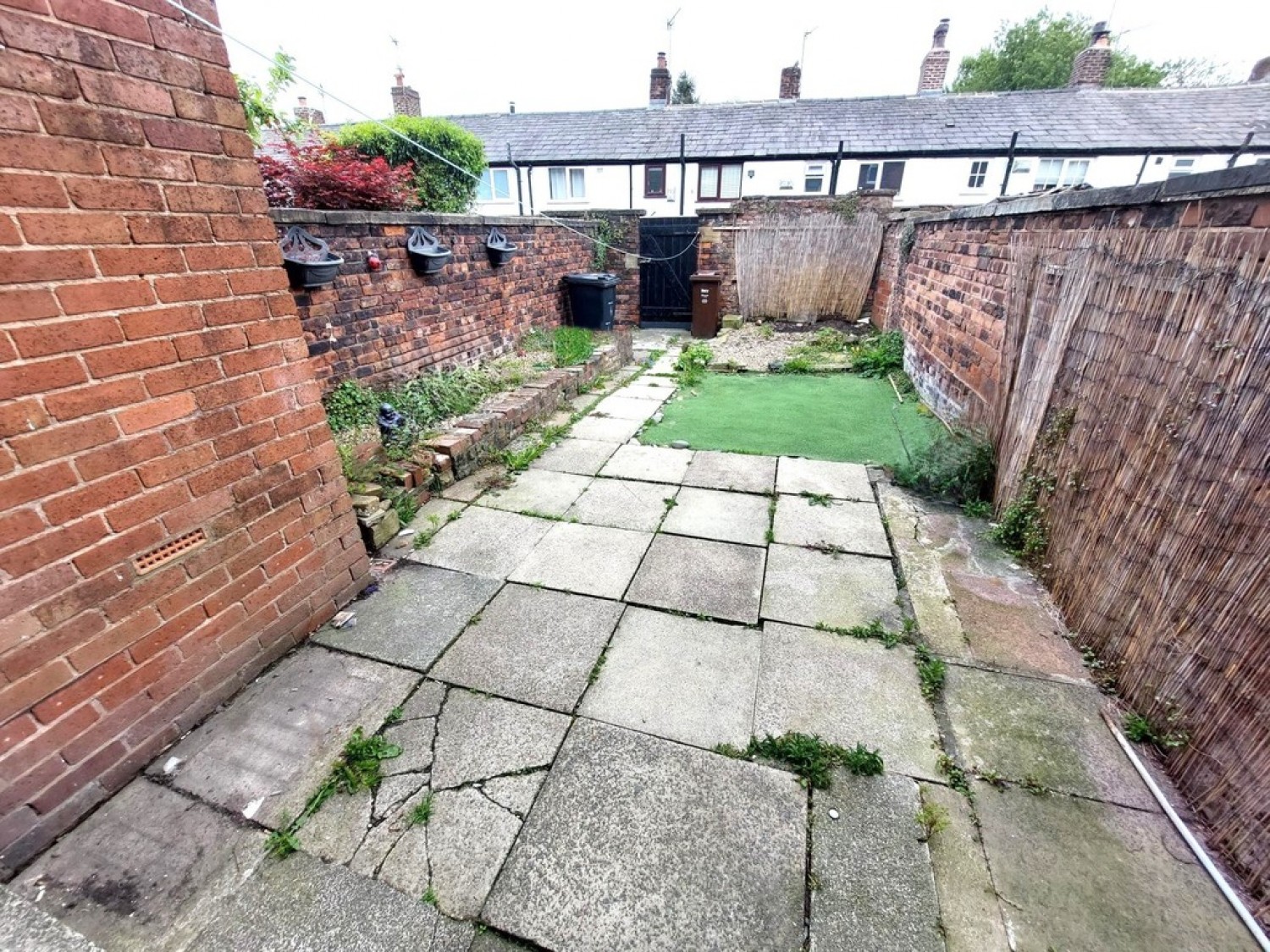 2 bedroom House for Sale York Street, Whitefield, M45