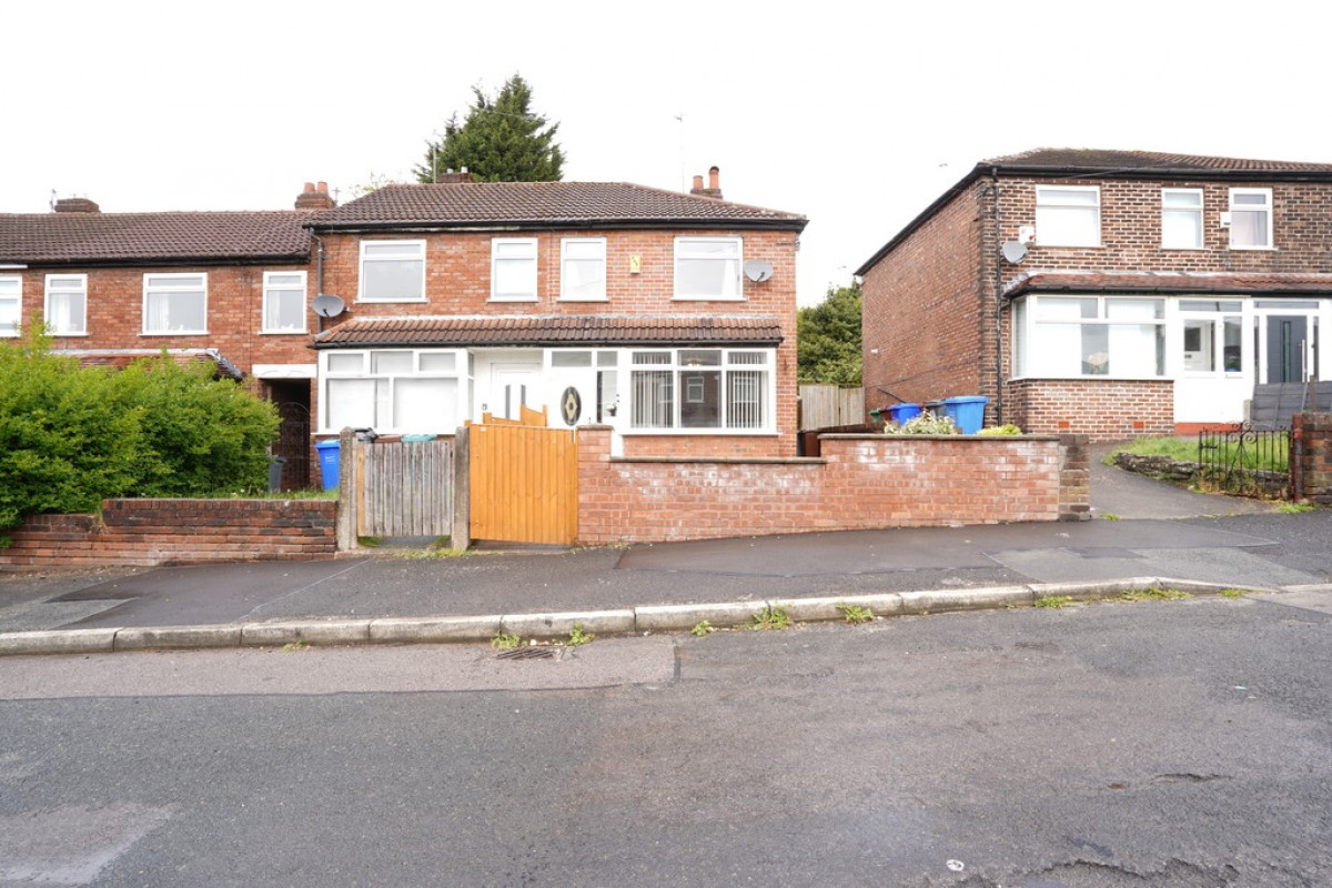 Wavertree Road, Blackley, M9
