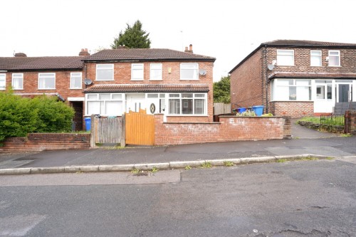 Wavertree Road, Blackley, M9