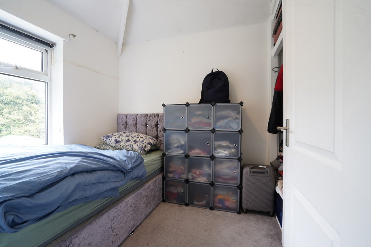 Wavertree Road, Blackley, M9