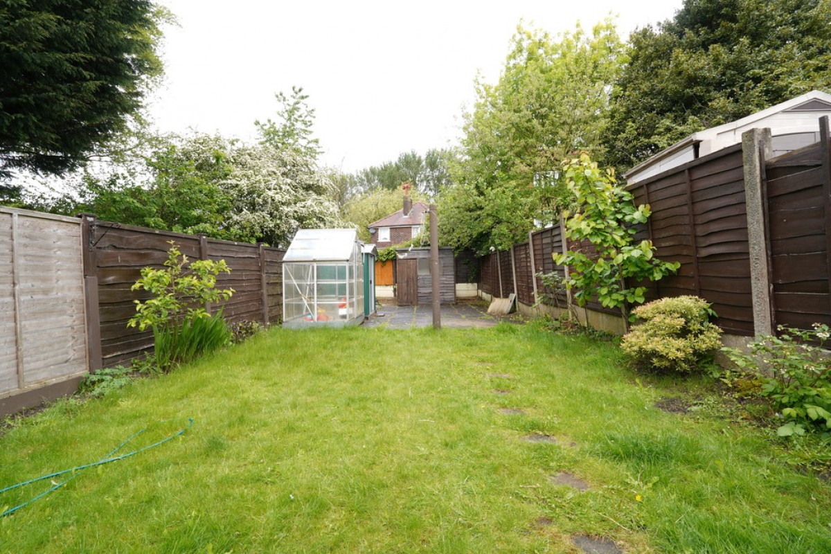 Wavertree Road, Blackley, M9