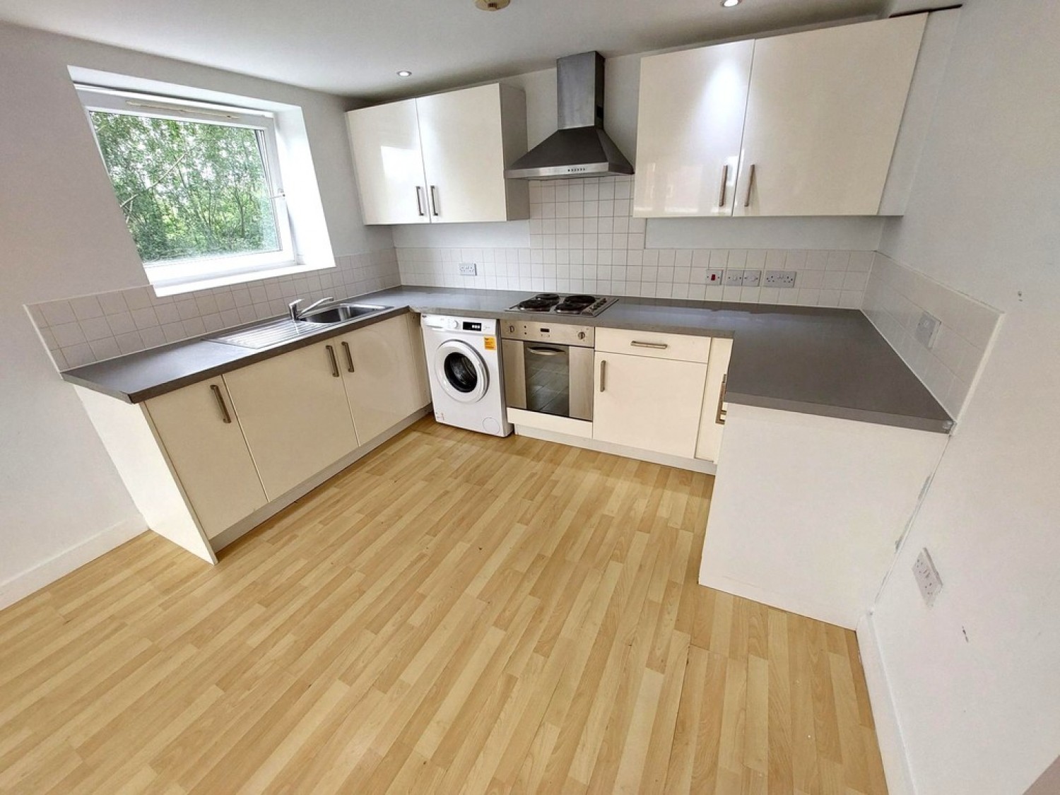 2 bedroom Flat for Sale Tower 4, Apt 12 Lakeside Rise, Blackley, M9