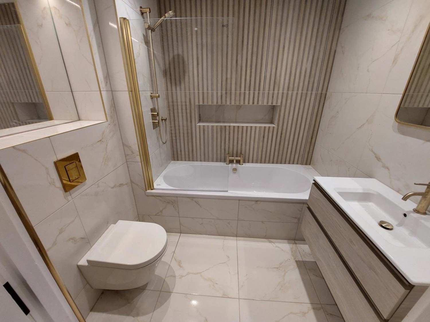 2 bedroom Flat for Letting Hornby Lodge, Prestwich Park Road South, Prestwich