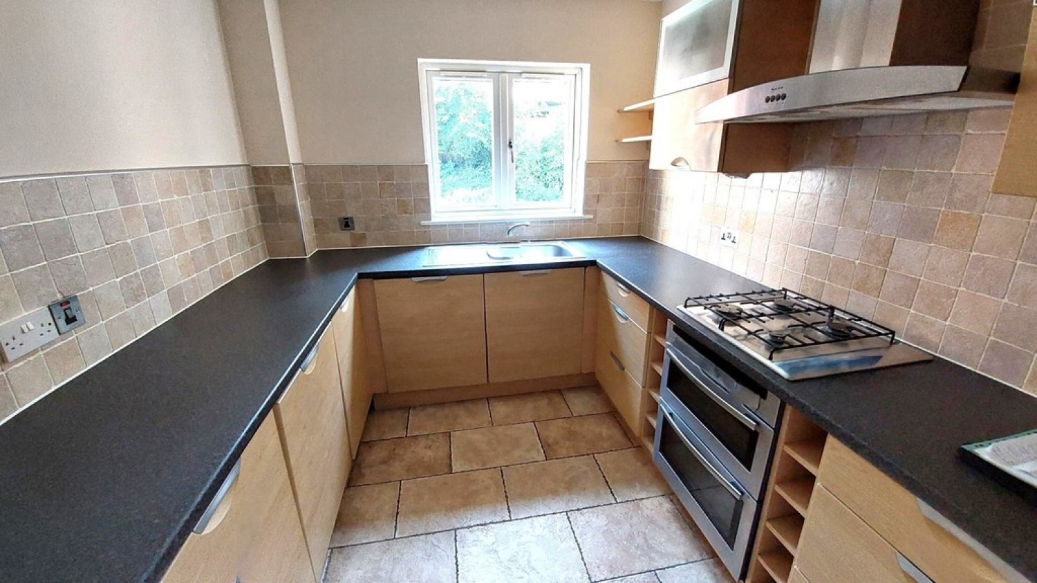 2 bedroom Flat for Sale Thorndyke Gardens, Prestwich, M25