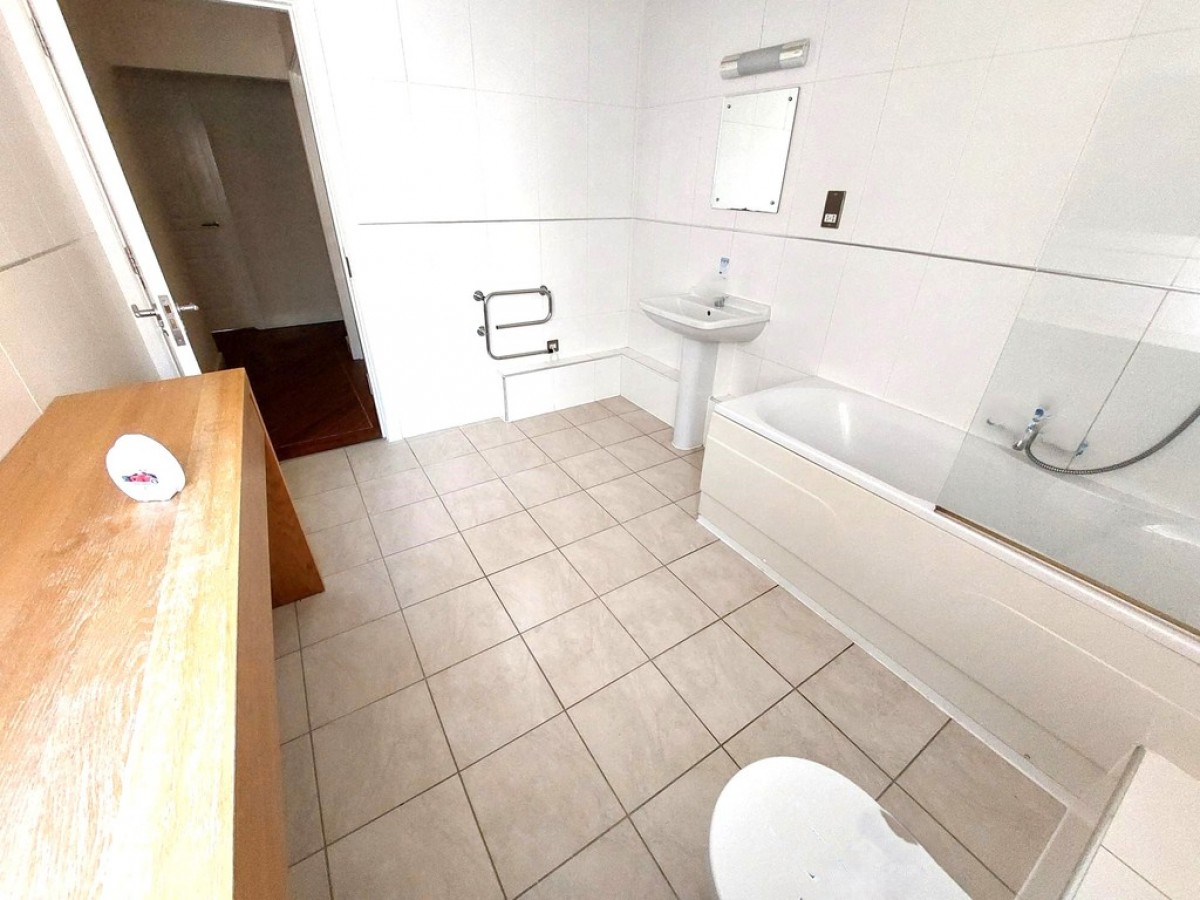 Thorndyke Gardens, Prestwich, M25