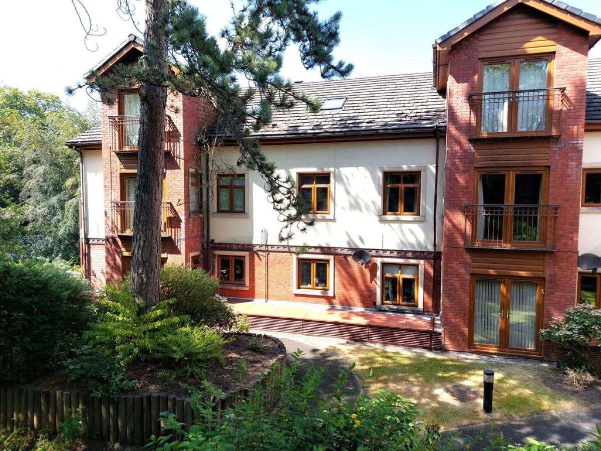Thorndyke Gardens, Prestwich, M25