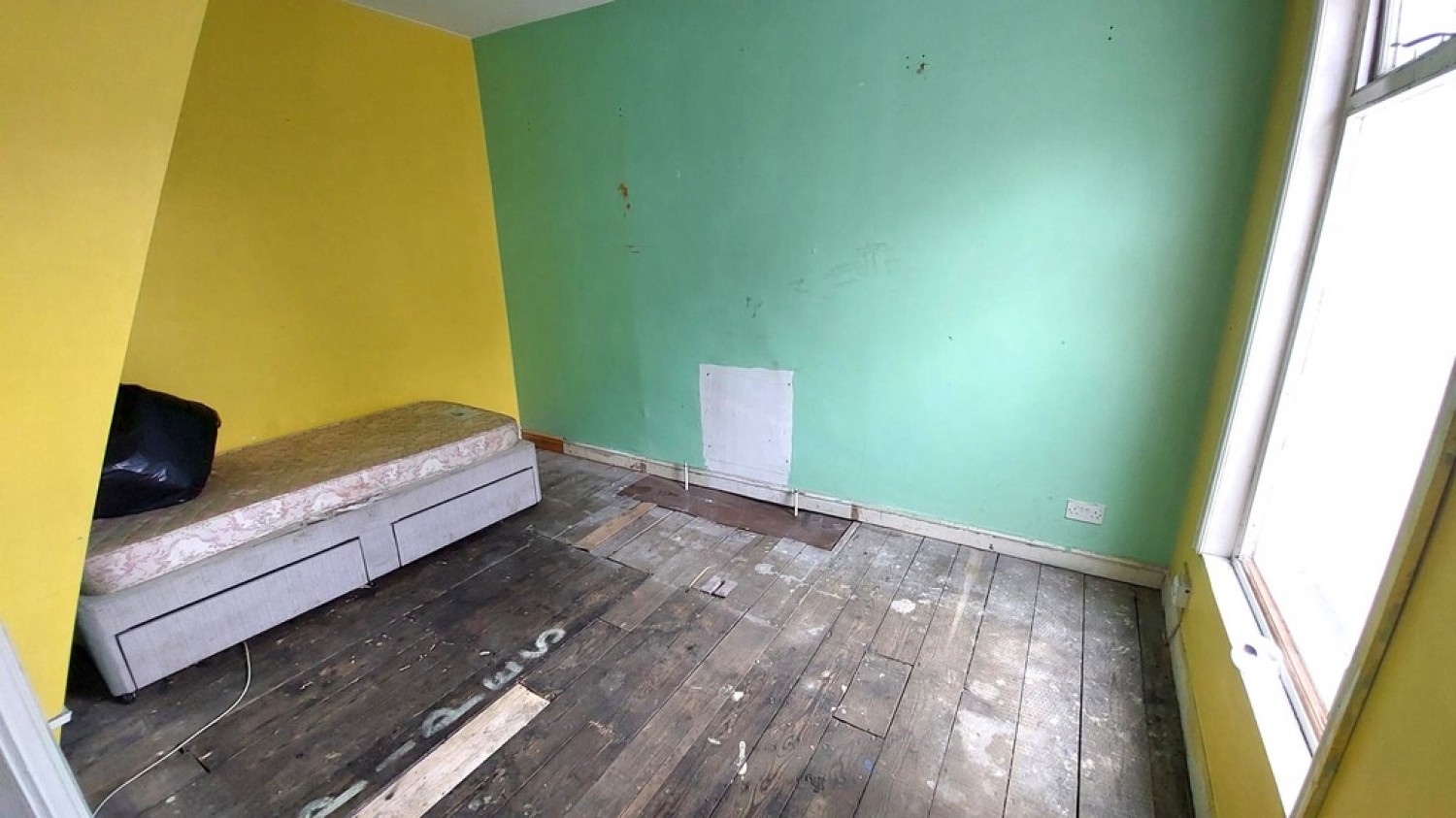 2 bedroom House for Sale Parkhill Avenue, Crumpsall, M8